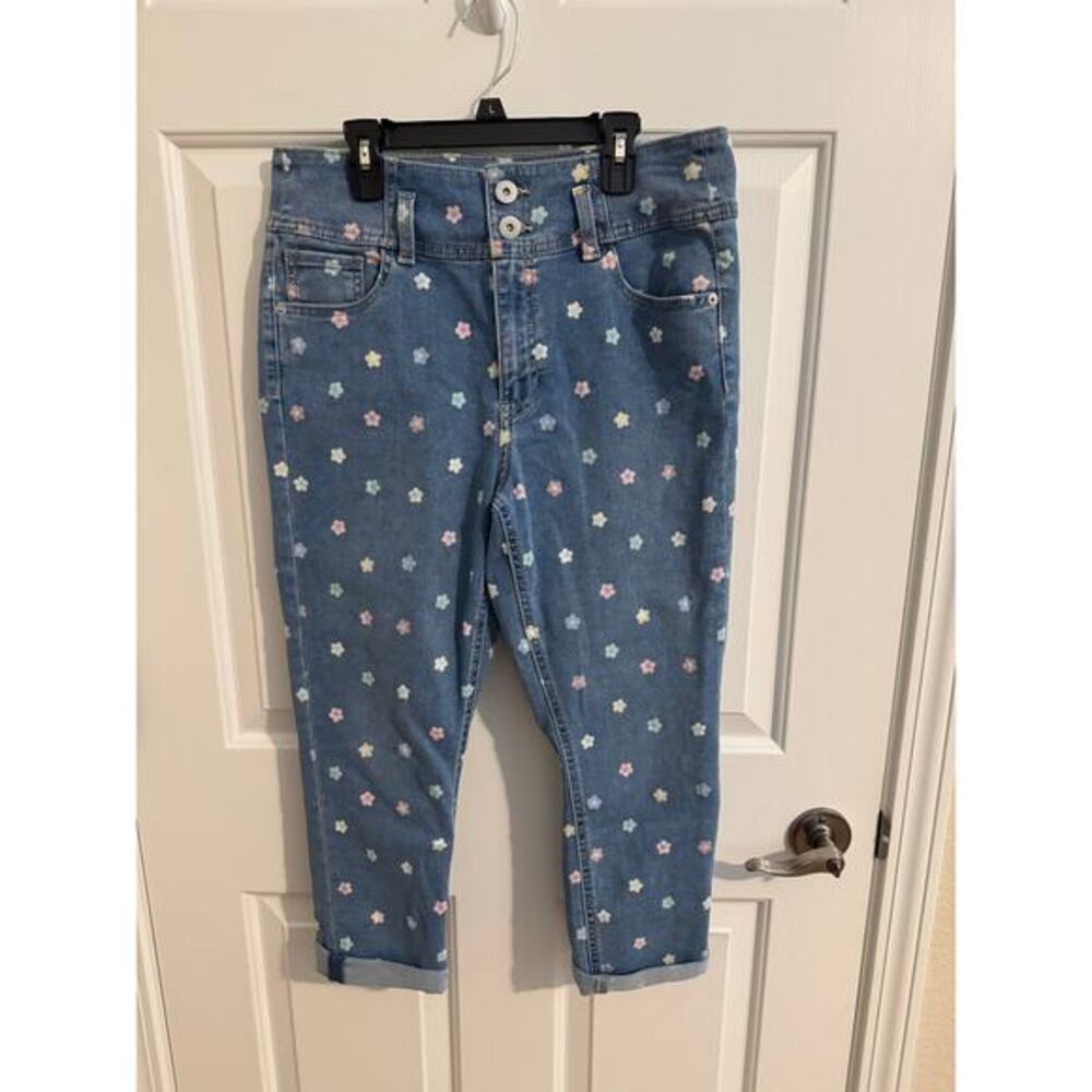 No Boundaries NOBO Juniors Pastel Floral Print Stretch Jeans Cottage Festival 13